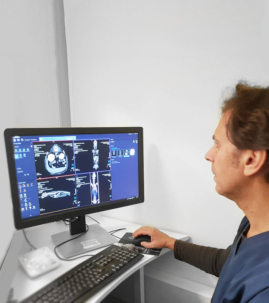 Dott. Alfio Martello medico veterinario presso DiagnosisVet